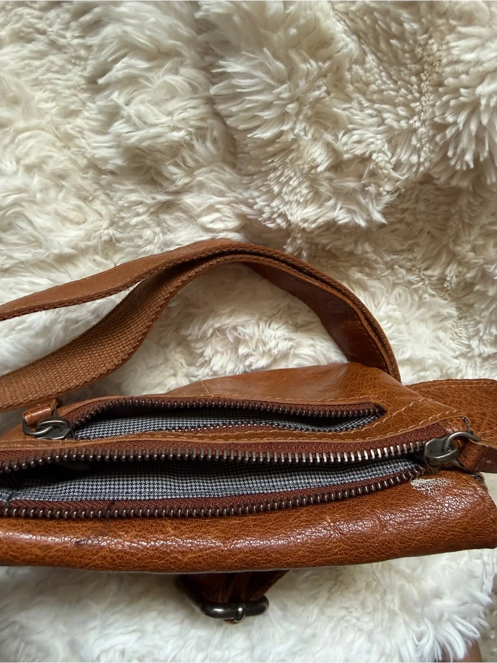 Spikes & Sparrow Missouri Leather Waist Bag in chesnut cognac Brown - Picture 3 of 10